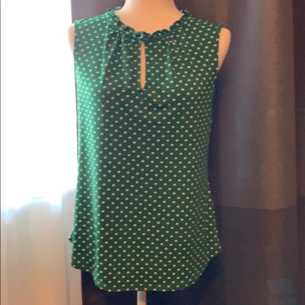 ☘️ White Polka Dot on Green Sleeveless Top